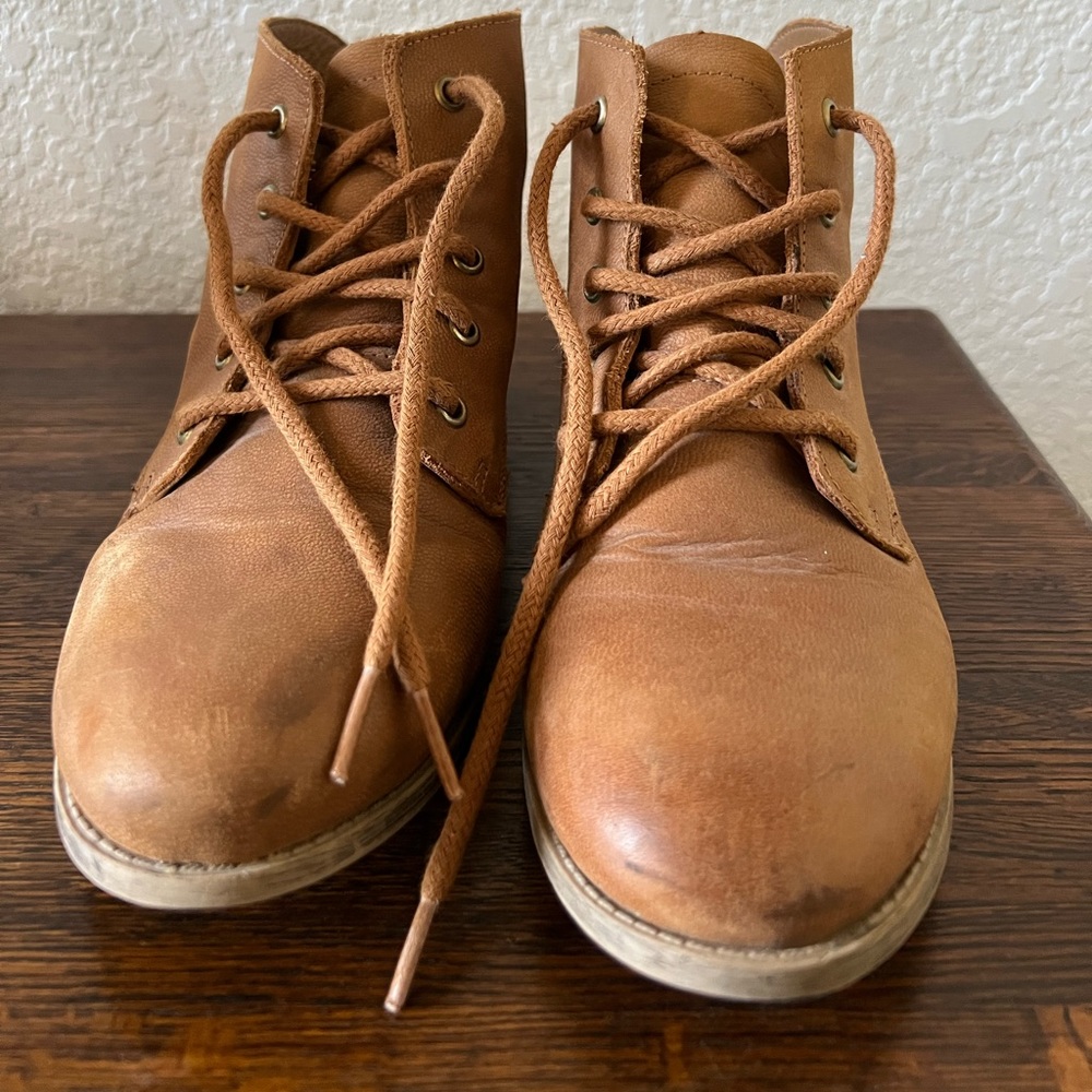 Steve Madden brown/tan leather boots - Women 10